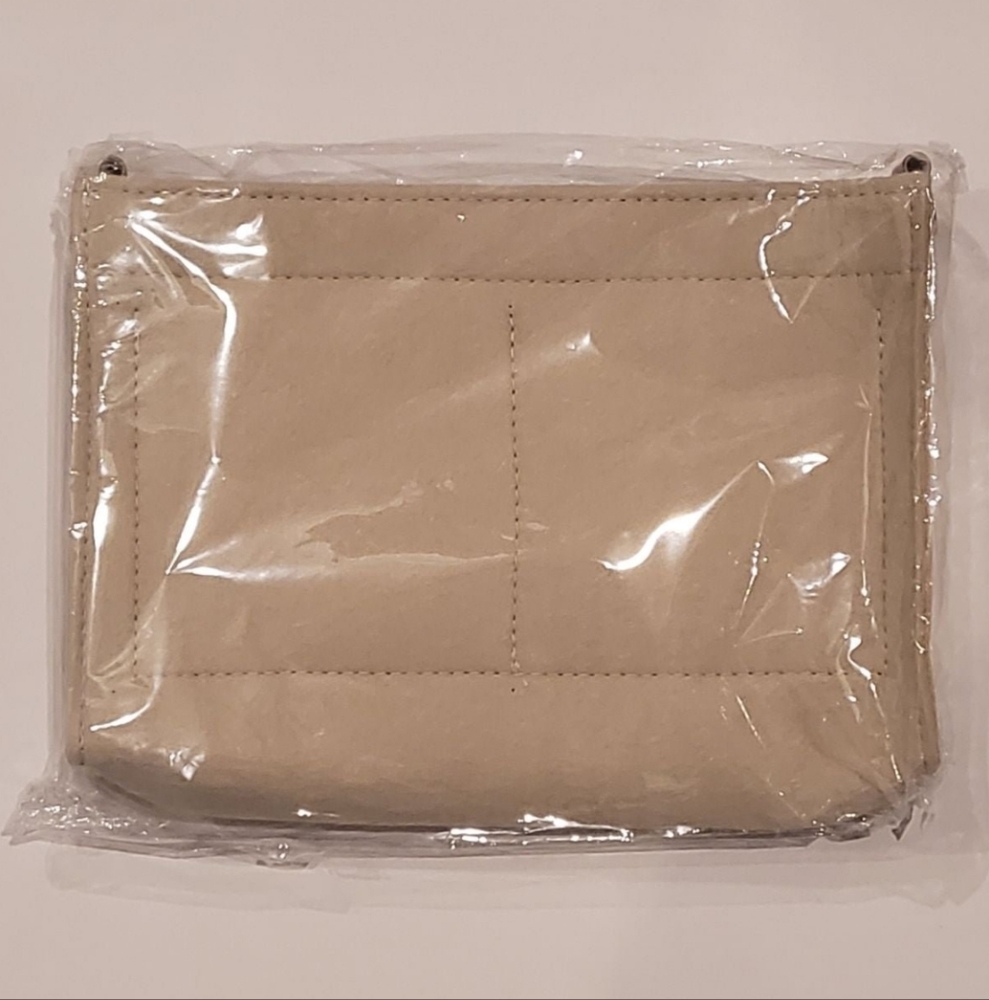 Toiletry 26 insert